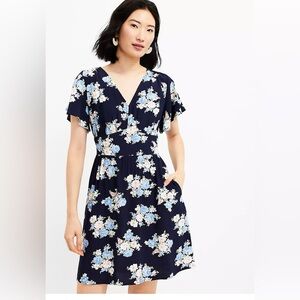 Floral Flutter V-Neck Pocket Dress size 6